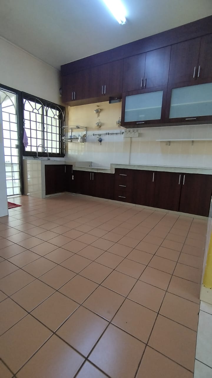 TERRACE HOUSE FOR SALE - CORNER LOT @ TAMAN PUTRA PRIMA PUCHONG SELONGAR