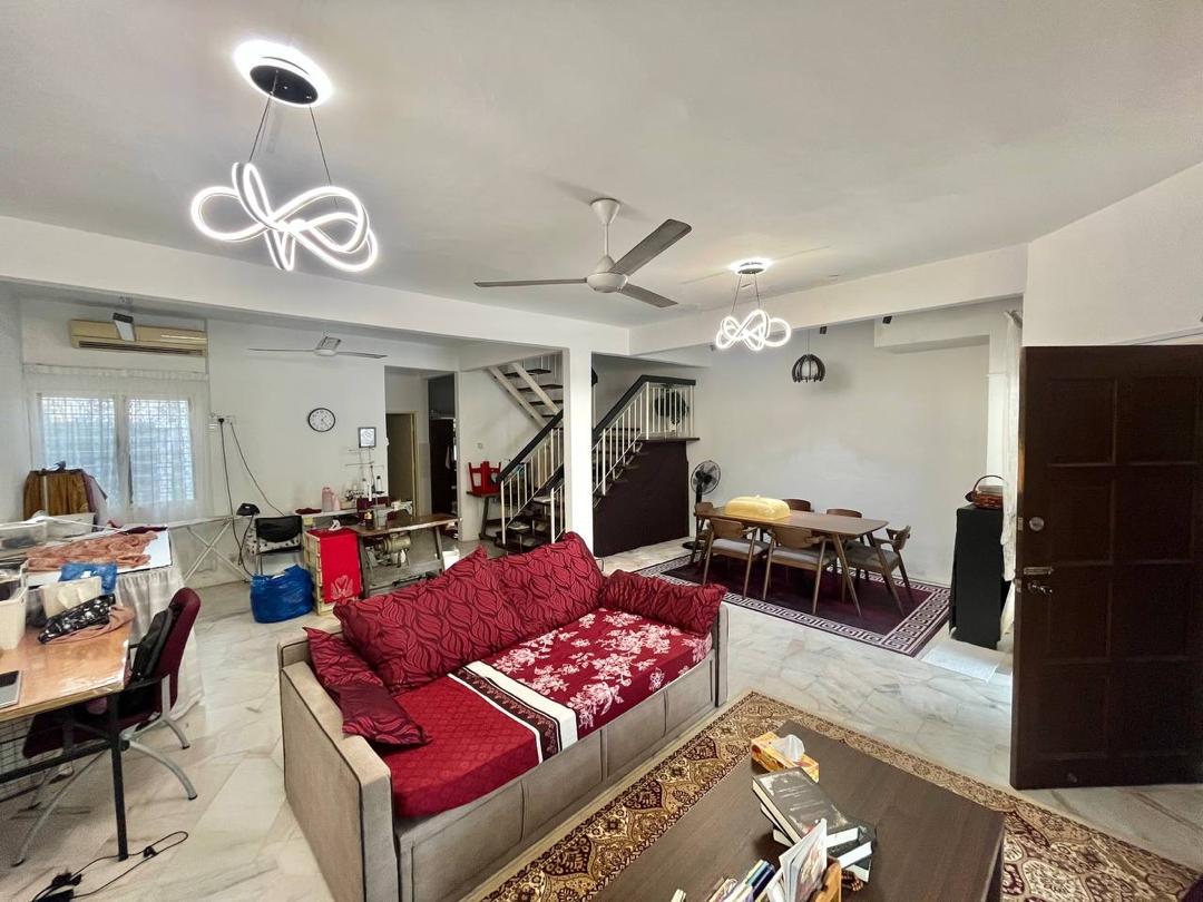 TERRACE HOUSE FOR SALE - 2 STOREY INTERMEDIATE LESTARI PERDANA SERI KEMBANGAN [FACING PLAYGROUND]