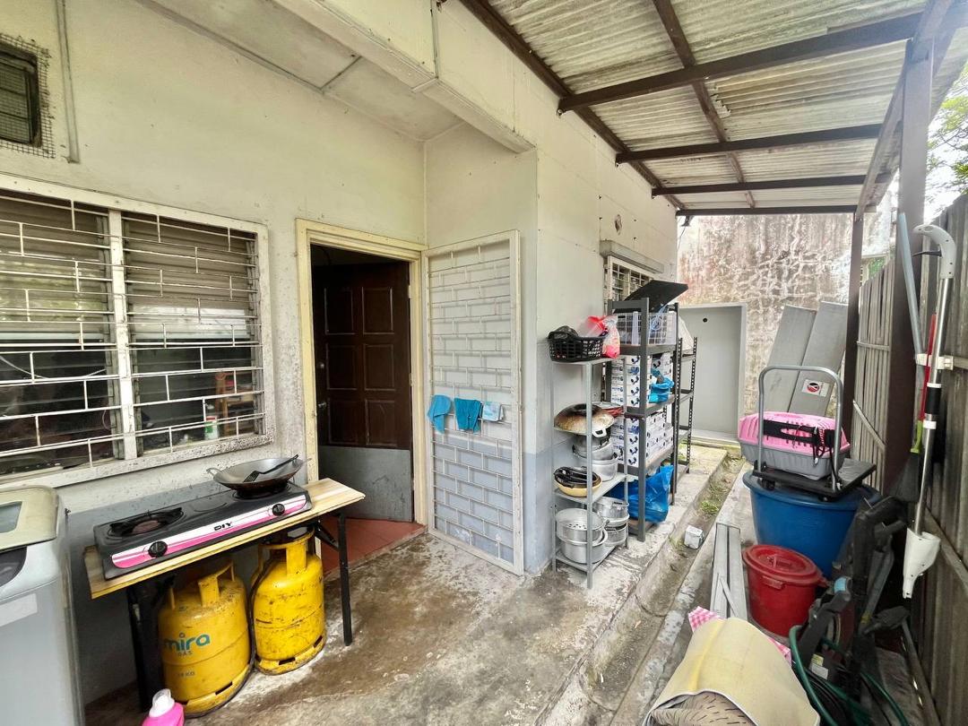 TERRACE HOUSE FOR SALE - 2 STOREY INTERMEDIATE LESTARI PERDANA SERI KEMBANGAN [FACING PLAYGROUND]