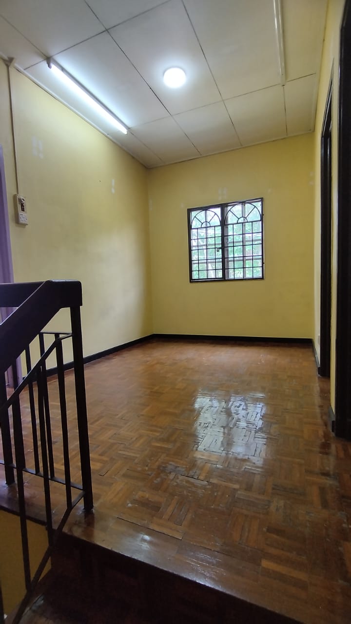 TERRACE HOUSE FOR SALE - CORNER LOT @ TAMAN PUTRA PRIMA PUCHONG SELONGAR