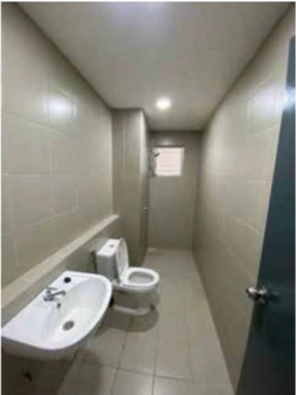 CONDOMINIUM FOR SALE - SANDERLING, LAKEFRONT CYBERJAYA, SELANGOR