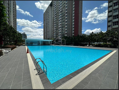 CONDOMINIUM FOR SALE - SANDERLING, LAKEFRONT CYBERJAYA, SELANGOR