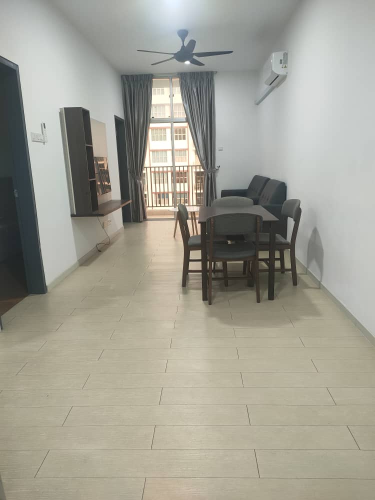 CONDOMINIUM FOR SALE - SANDERLING, LAKEFRONT CYBERJAYA, SELANGOR