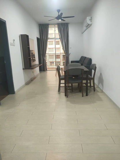 CONDOMINIUM FOR SALE - SANDERLING, LAKEFRONT CYBERJAYA, SELANGOR
