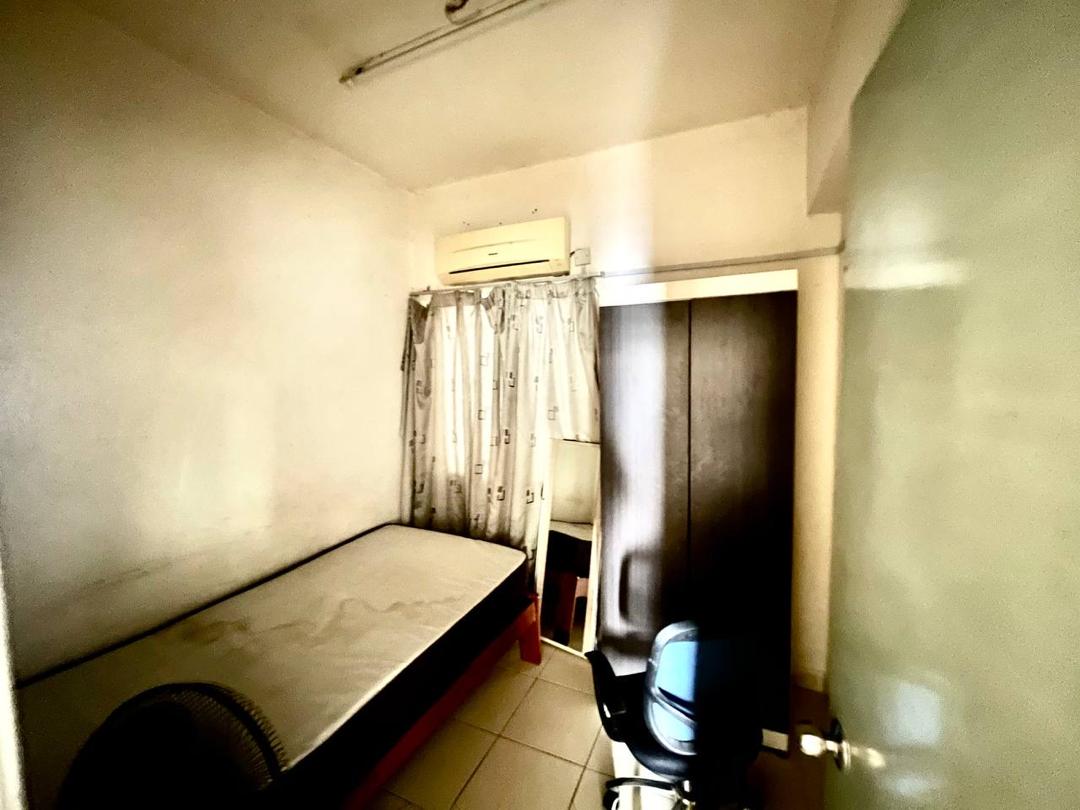 APARTMENT FOR SALE - FORTUNE PARK SERVICES APARTMENT, SERI KEMBANGAN  [ FACING LAKE ]