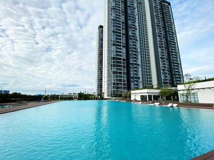 CONDOMINIUM FOR SALE – LAKEFRONT RESIDENCE CYBERJAYA